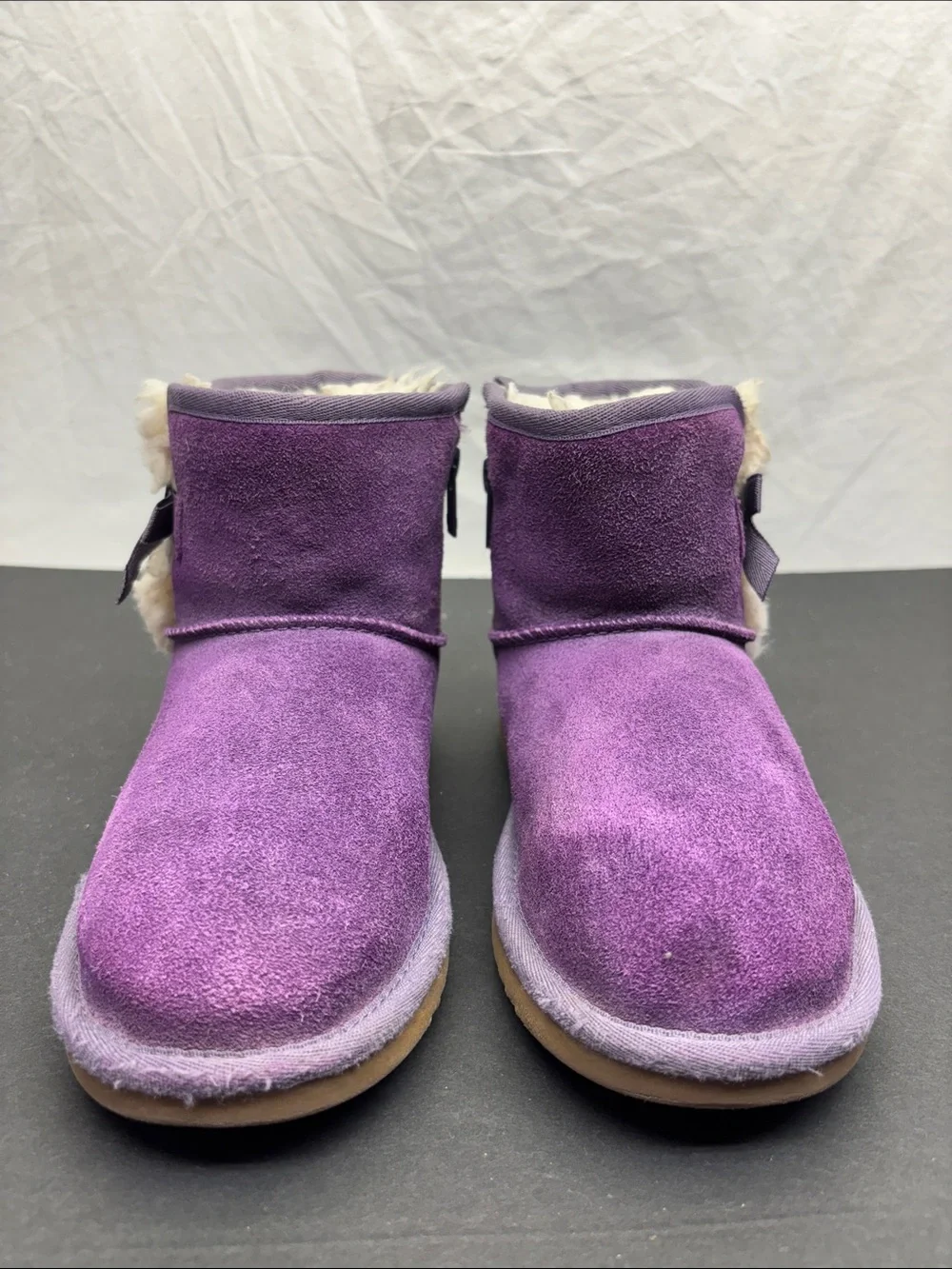 Koolaburra by Ugg bow boots, SZ 2 little girl, box 43